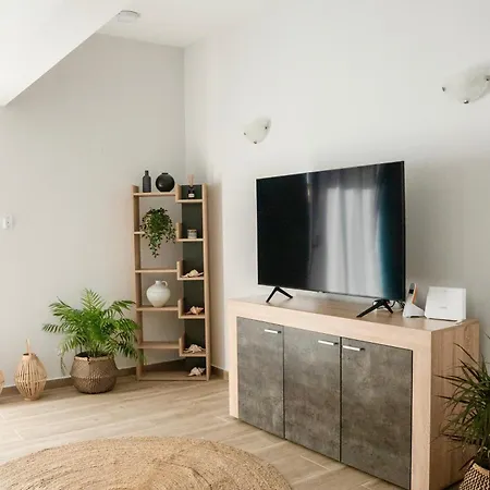 Апартаменты 4-bedroom Prestige Rhodes Near Old Town