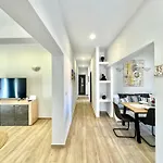 Apartmán 4-bedroom Prestige Rhodes Near Old Town Rhodes City