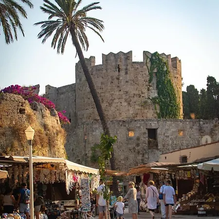Appartamento 4-bedroom Prestige Rhodes Near Old Town