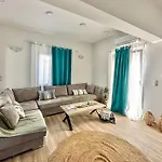 4-bedroom Prestige Rhodes Near Old Town Apartamento