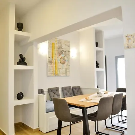 Διαμέρισμα Exquisite 4-bedroom Prestige Rhodes City