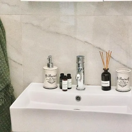 Апартаменти Exquisite 4-bedroom Prestige Rhodes City