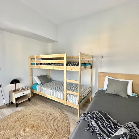 Exquisite 4-bedroom Prestige Апартаменти *