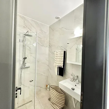 Апартаменти Exquisite 4-bedroom Prestige Rhodes City