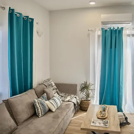 Апартаменти Exquisite 4-bedroom Prestige Rhodes City