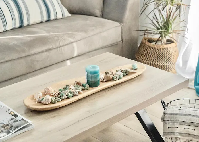 Daire Exquisite 4-bedroom Prestige Rhodes *